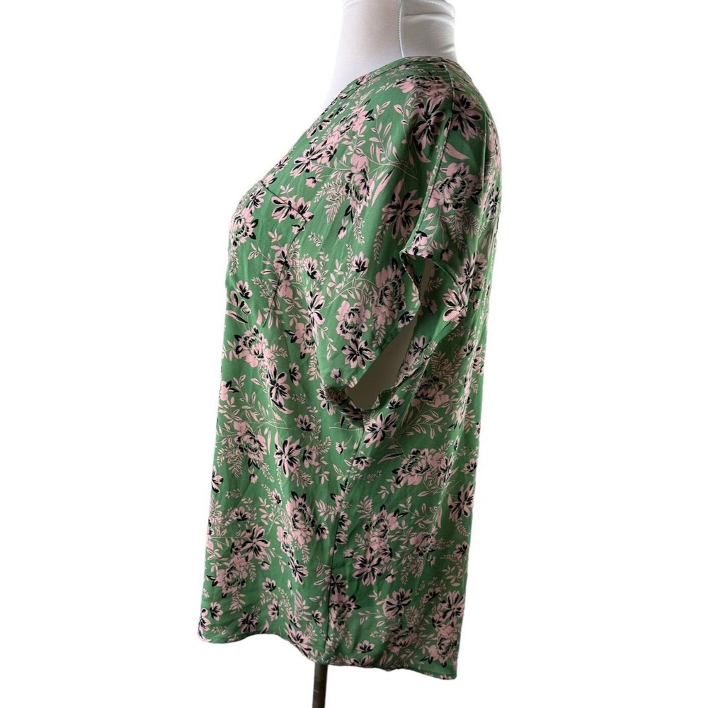 Torrid Georgette Zip Neck Dolman Blouse Green Pink Floral Botanical Plus Size 1X - Picture 9 of 10